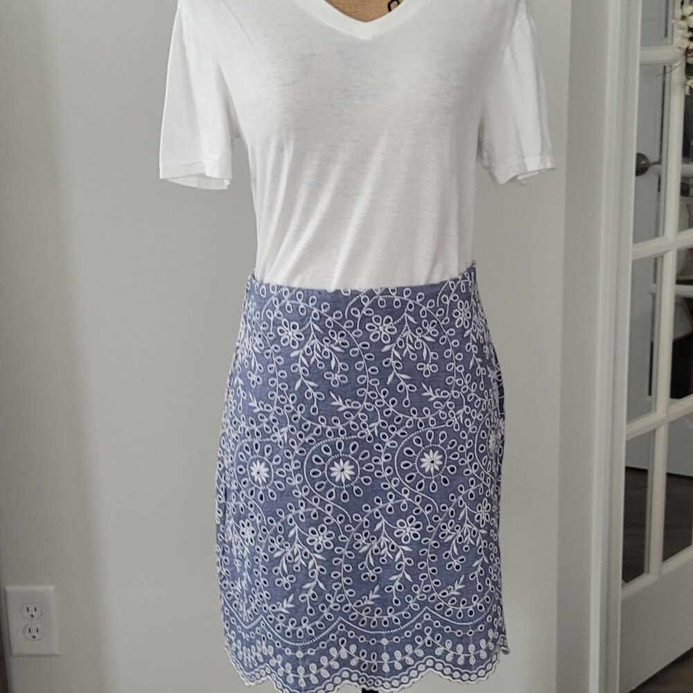 Skirt Loft Size 6 Blue White Floral Eyelet Scallop Hem Straight- New with Tag!